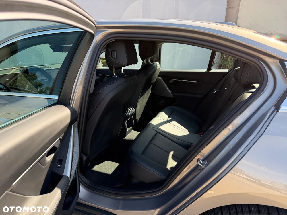 BMW Seria 5 520d mHEV - 9