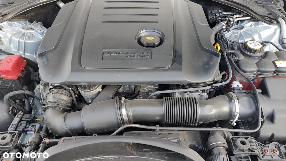 Jaguar XE - 20