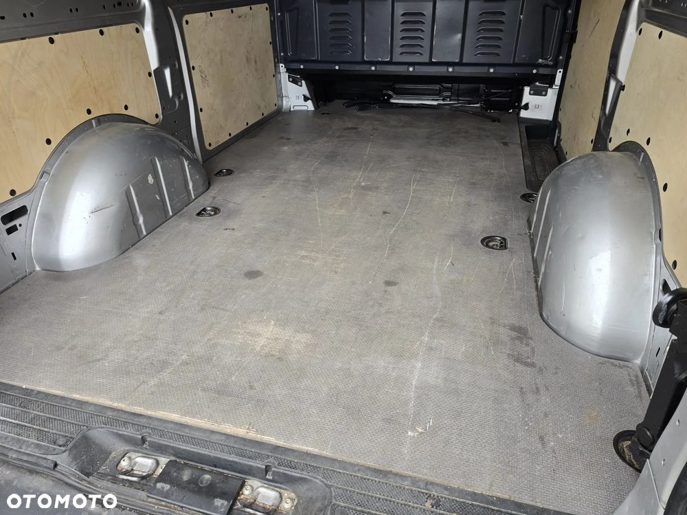 Mercedes-Benz Vito - 19