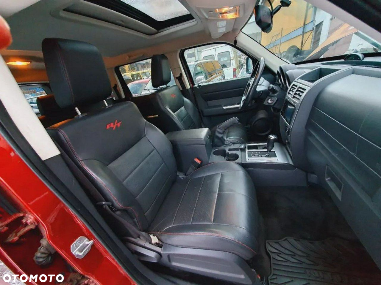 Dodge Nitro - 21