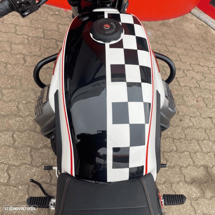 Moto Guzzi V7 STONE TEEN - 9