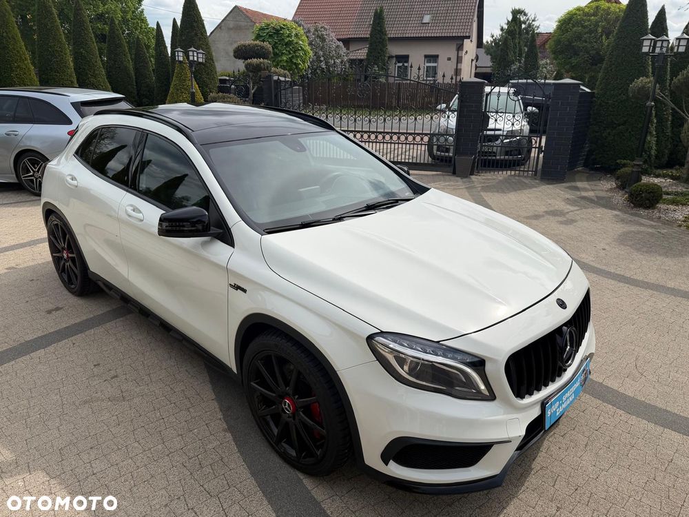 Mercedes-Benz GLA 45 AMG 4Matic 7G-DCT - 33