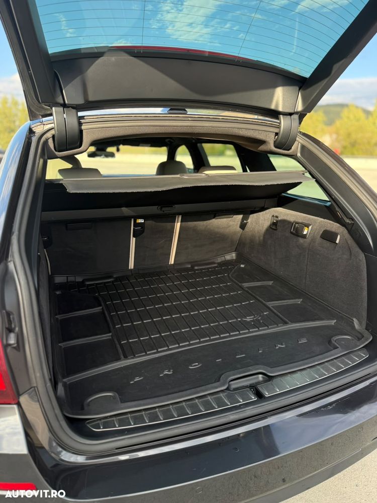 BMW Seria 5 525d xDrive AT - 11