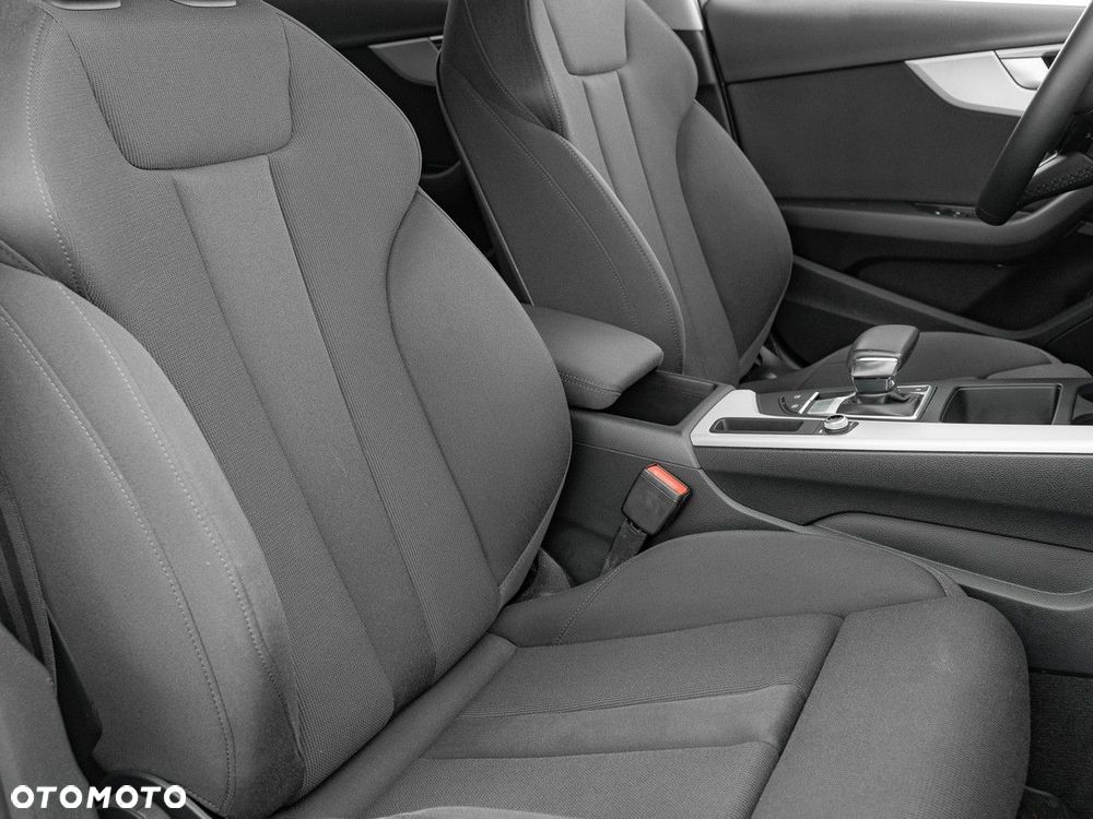 Audi A4 Limousine - 33