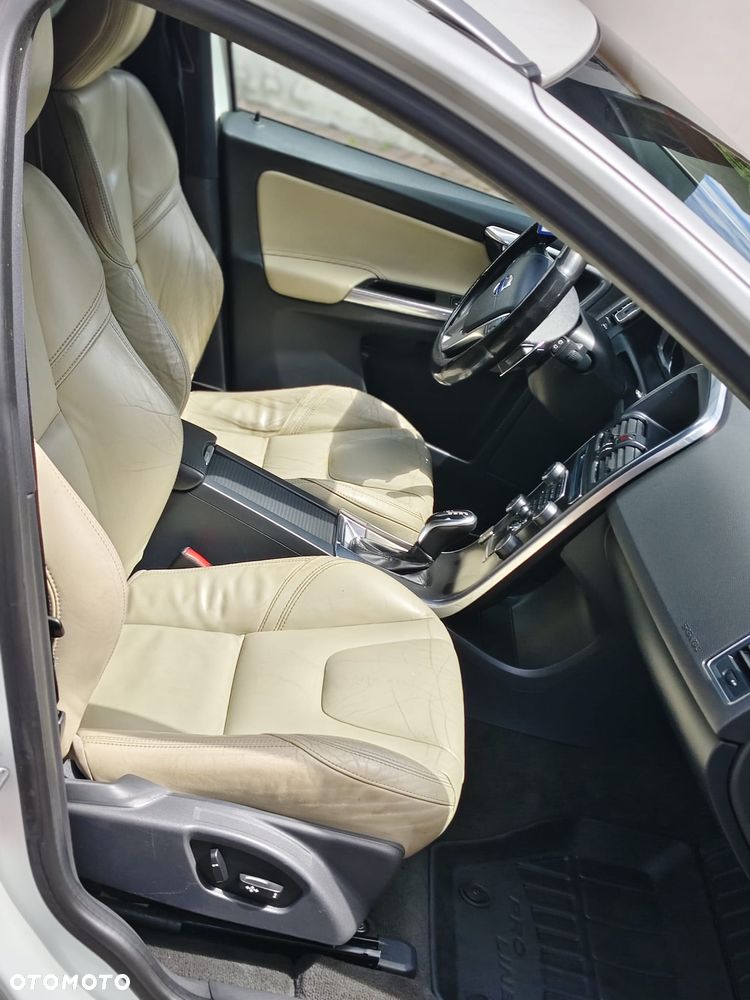 Volvo XC 60 - 8
