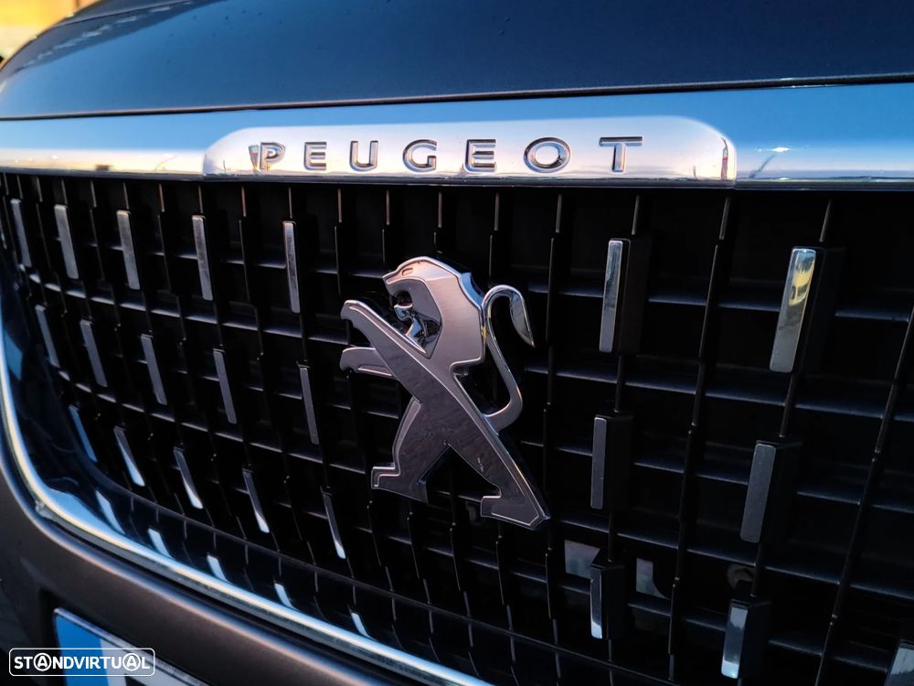 Peugeot 2008 1.2 PureTech Allure EAT6 - 10