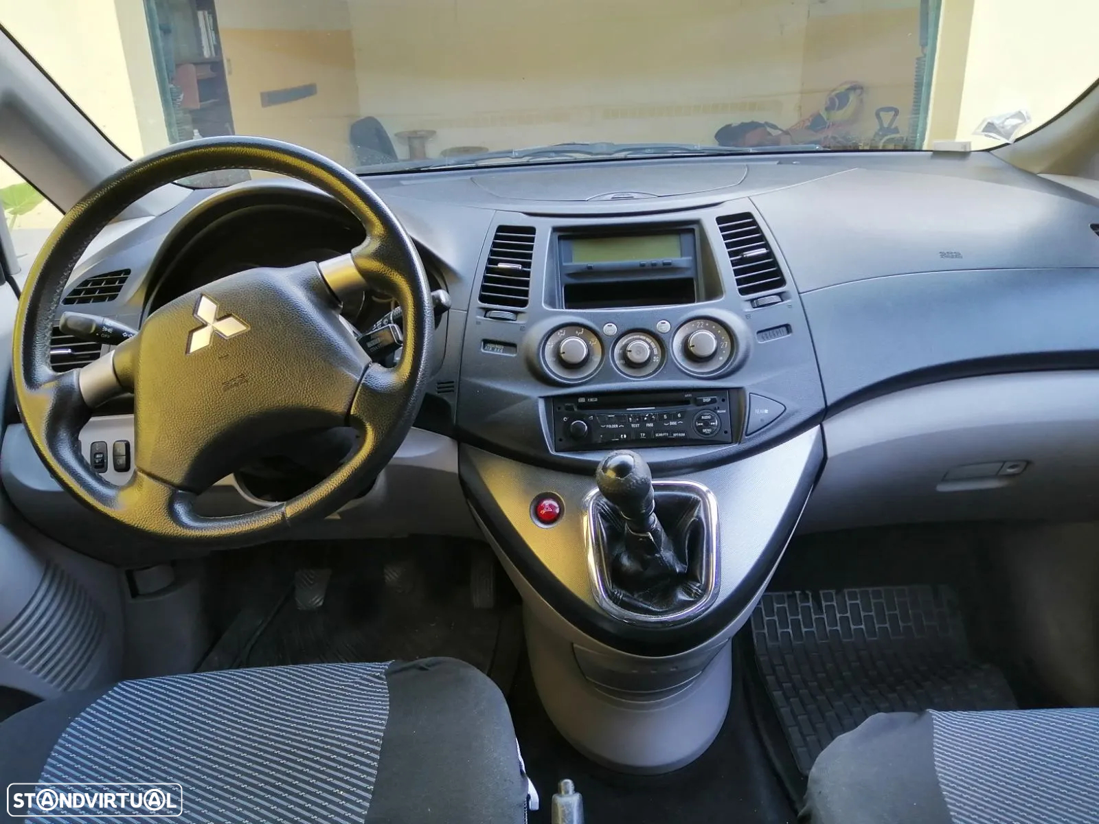 Mitsubishi Grandis 2.0 DI-D Inform - 10