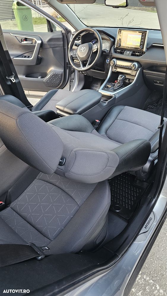 Toyota RAV4 - 7