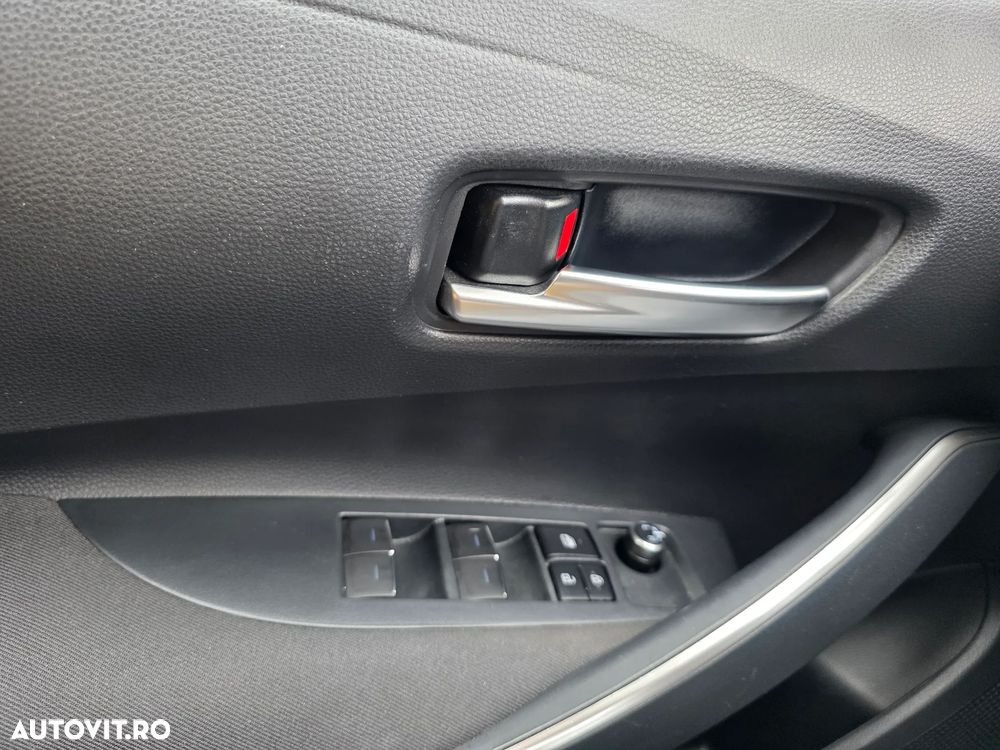 Toyota Corolla Sedan 1.8 HSD Dynamic - 29