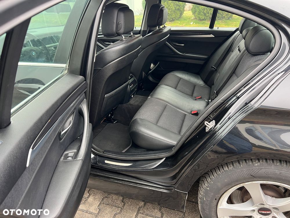 BMW Seria 5 520d - 25