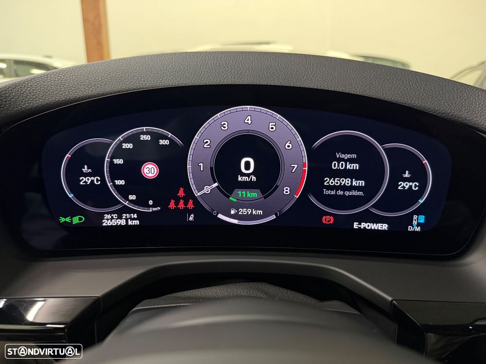 Porsche Panamera 4 E-Hybrid - 32