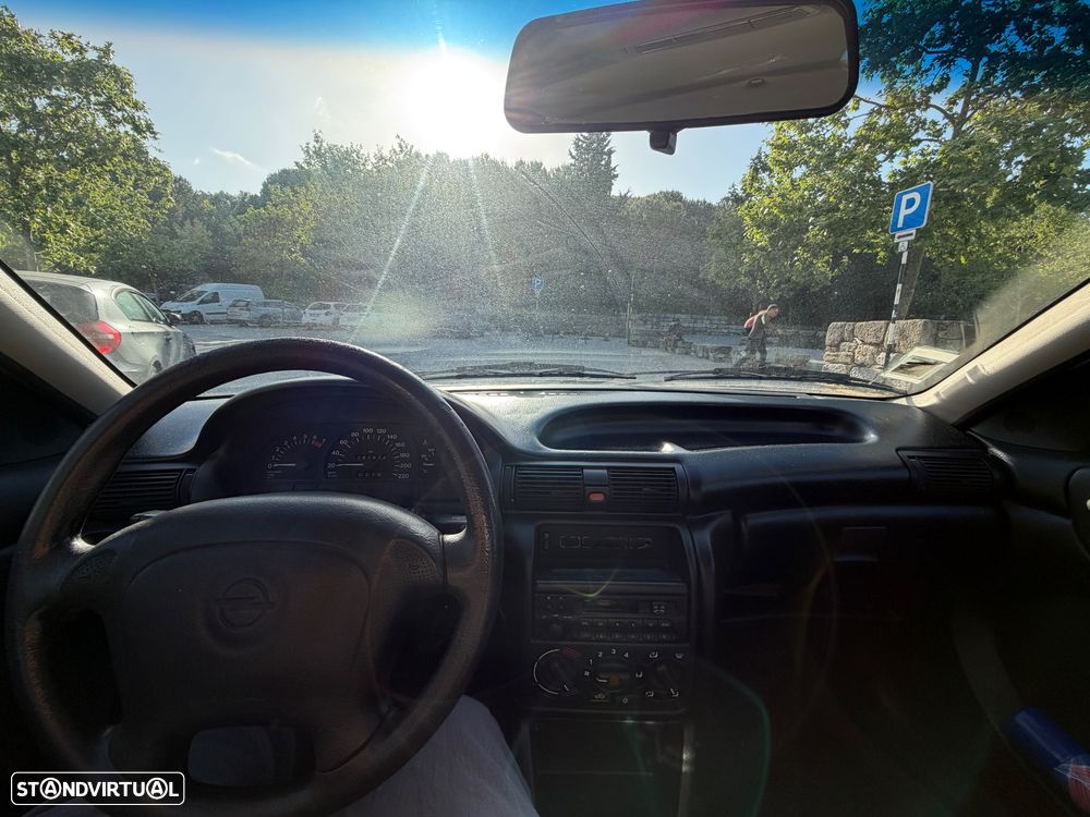 Opel Astra Caravan 1.4i 16V Fresh - 31