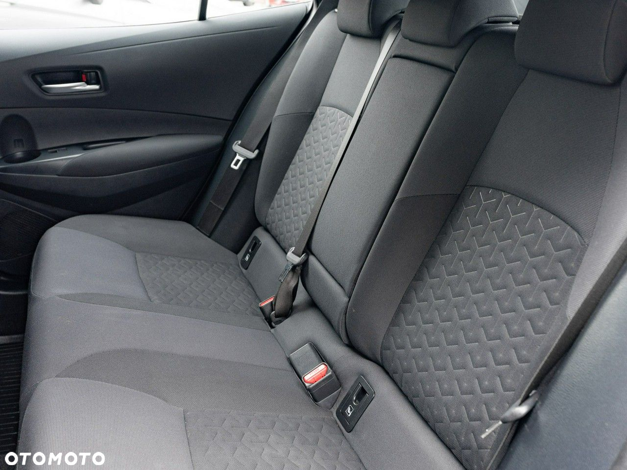 Toyota Corolla 1.8 Hybrid GPF Comfort - 27