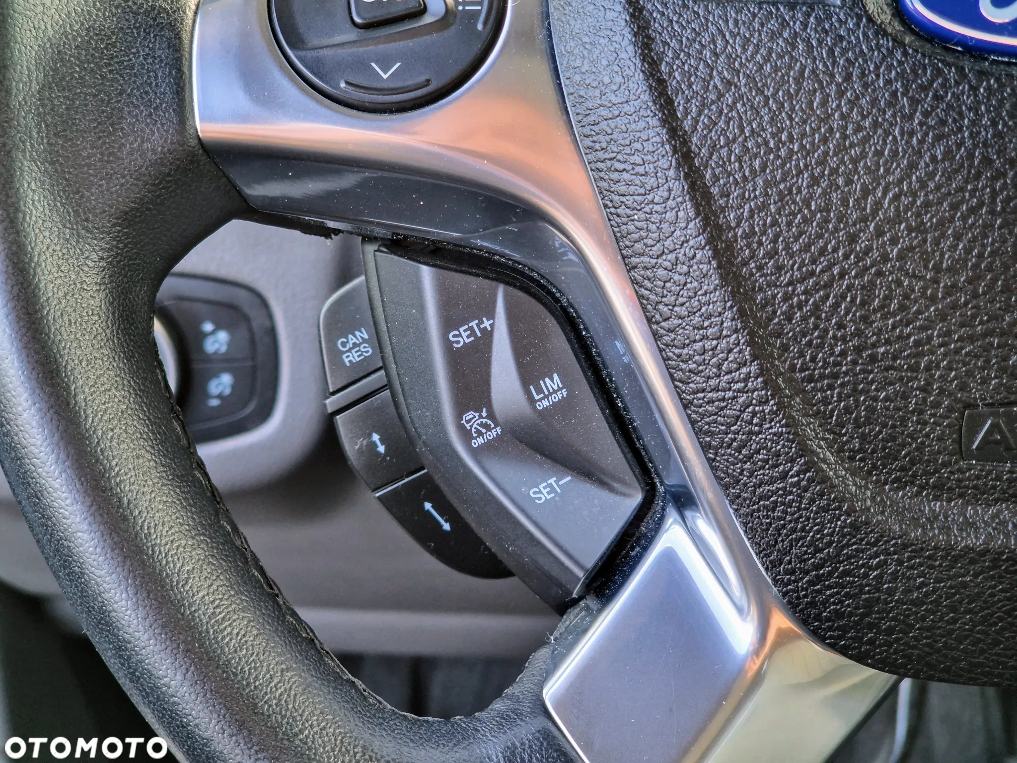 Ford Tourneo Connect Grand - 22
