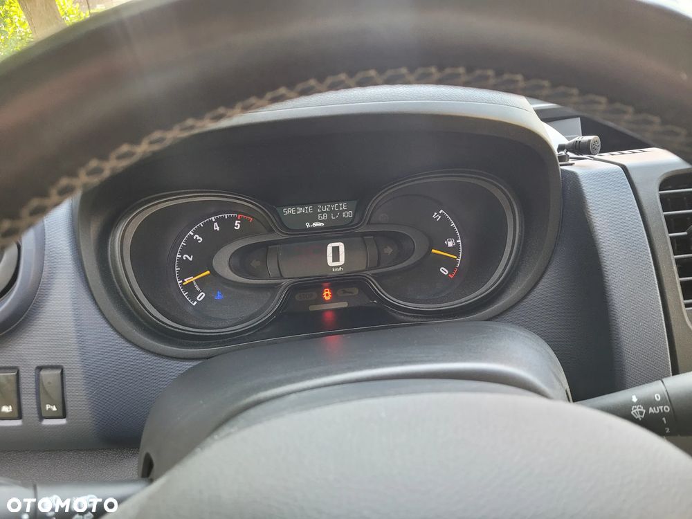 Opel Vivaro - 34