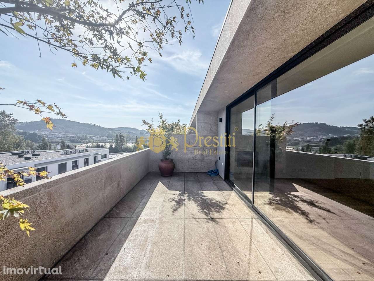 Apartamento T2 com vista sobre a Penha - Grande imagem: 3/26