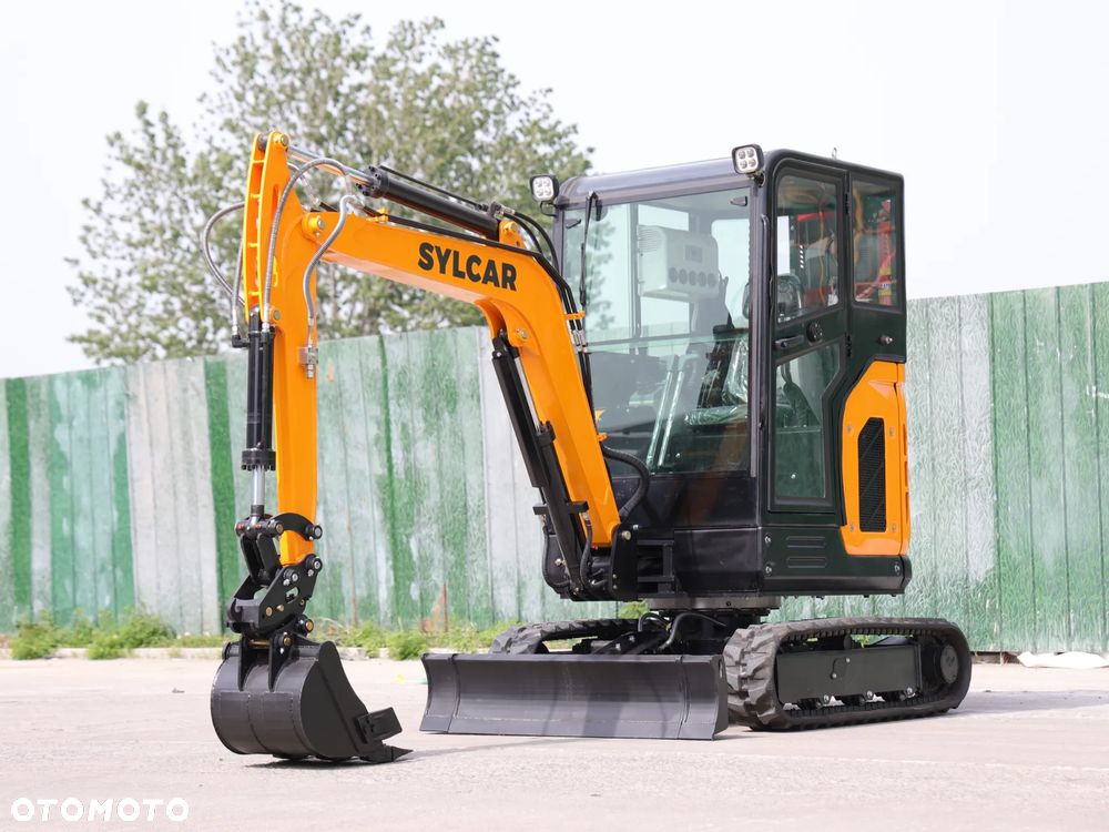 Inny Minikoparka Sylcar 25 - 3