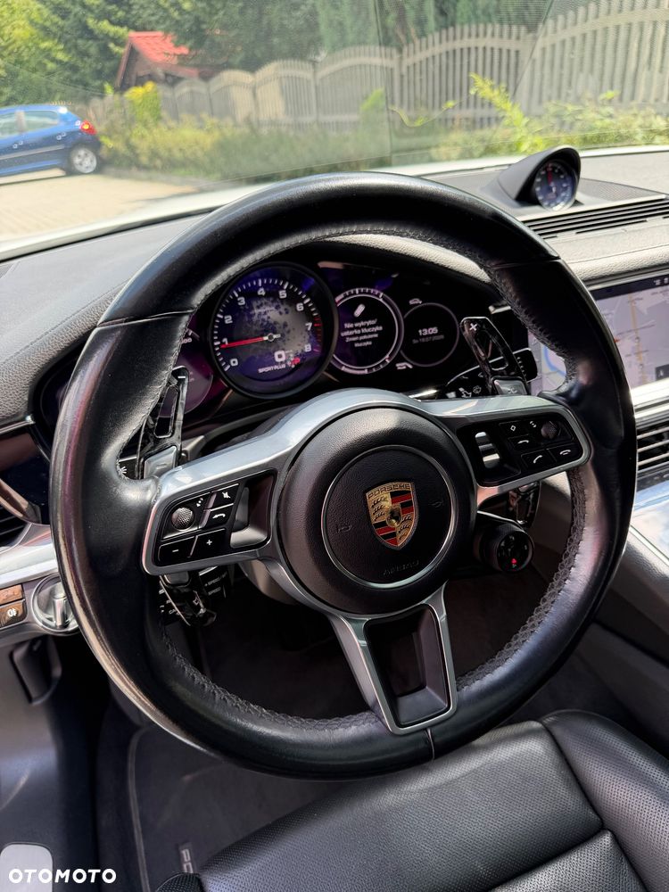 Porsche Panamera 4 Executive - 16