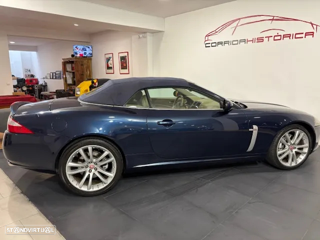 Jaguar XK 4.2 V8 Convertible - 33