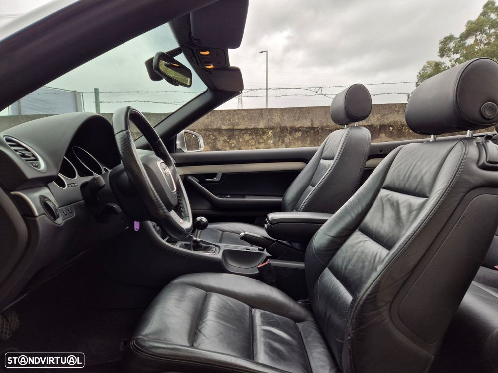 Audi A4 Cabrio 2.0 TDi S-line - 15