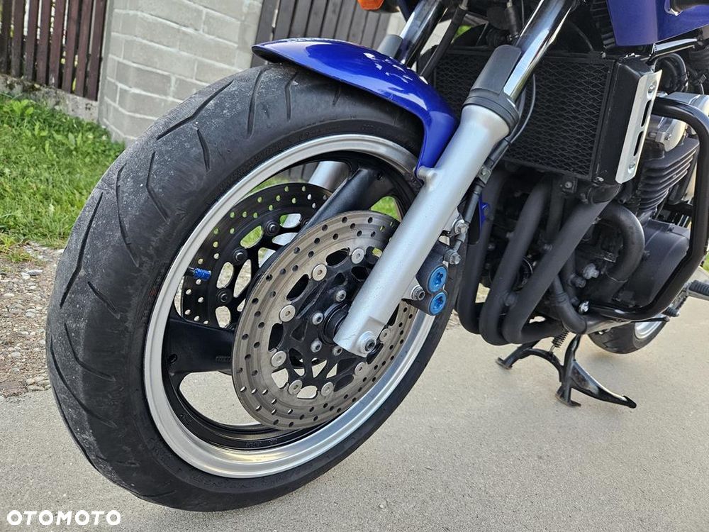 Yamaha FZS - 8
