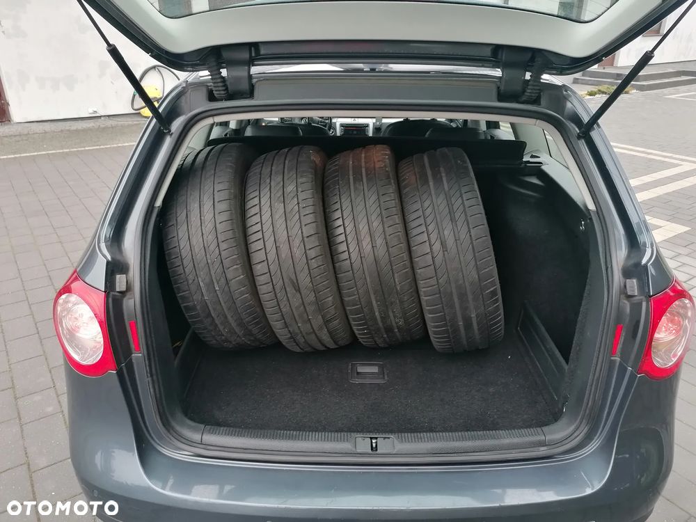 Volkswagen Passat 2.0 TDI Comfortline - 19