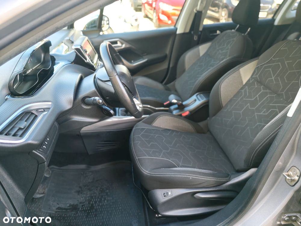 Peugeot 2008 1.6 BlueHDi Style - 19