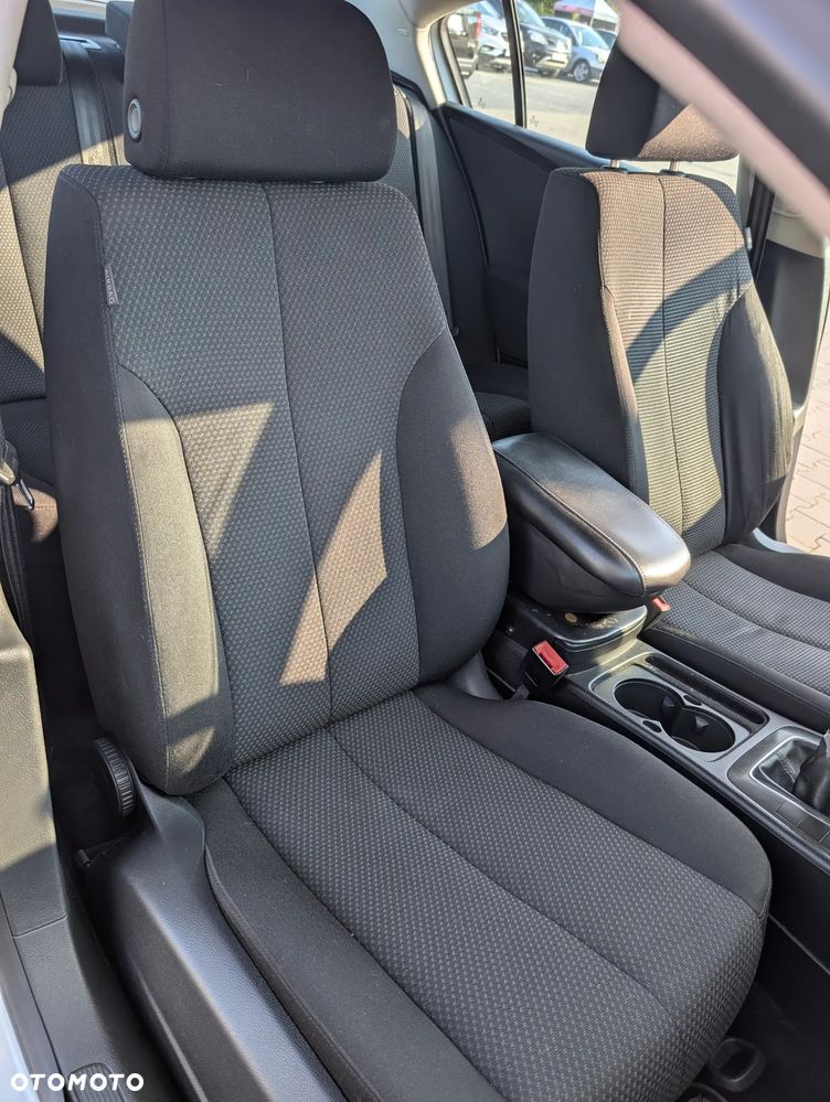Volkswagen Passat - 17