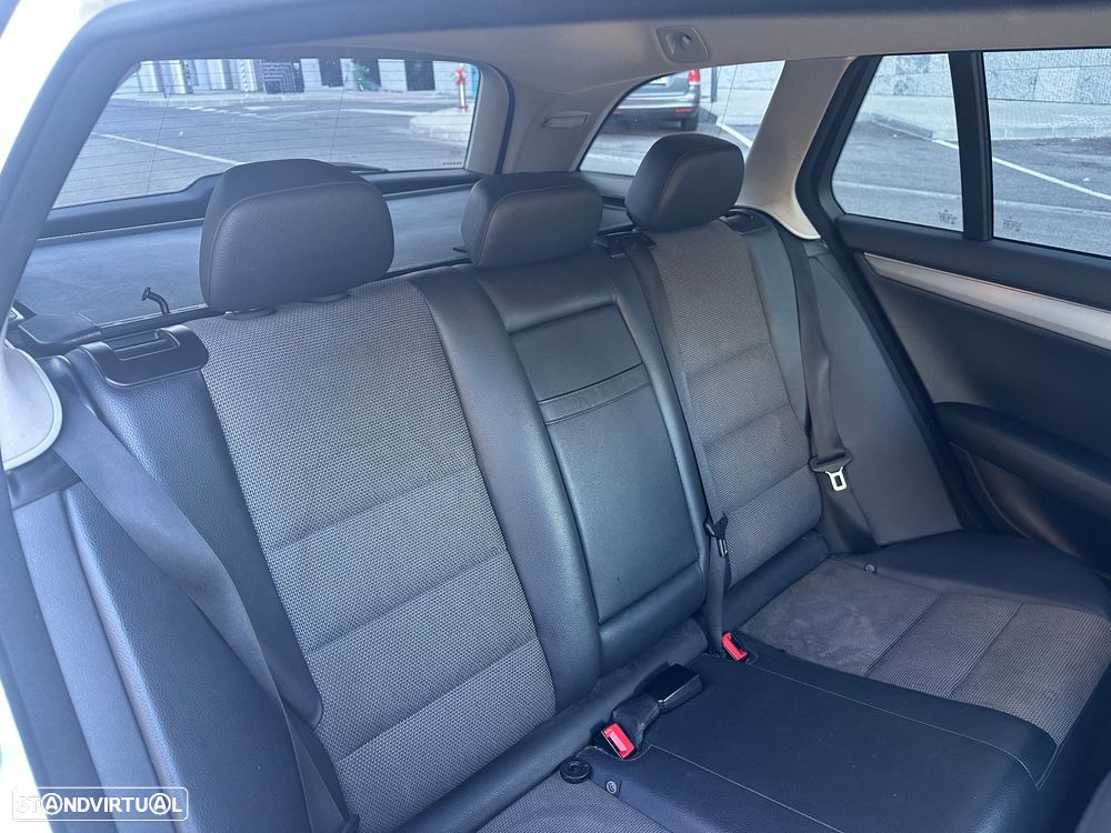 Mercedes-Benz C 220 Station CDI DPF BlueEFFICIENCY Avantgarde Edition - 23