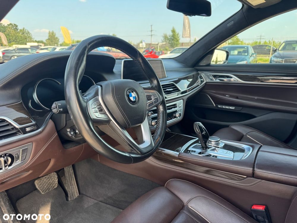 BMW Seria 7 - 11