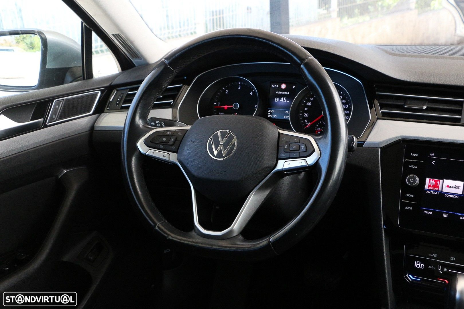 VW Passat Variant 2.0 TDi Elegance DSG - 18