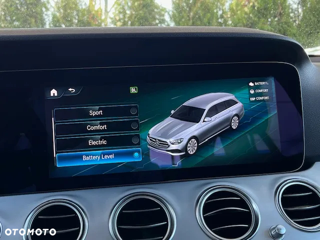 Mercedes-Benz Klasa E 300 de Avantgarde - 37
