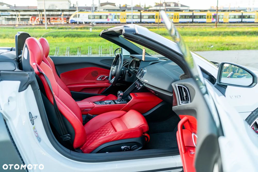 Audi R8 Spyder - 14
