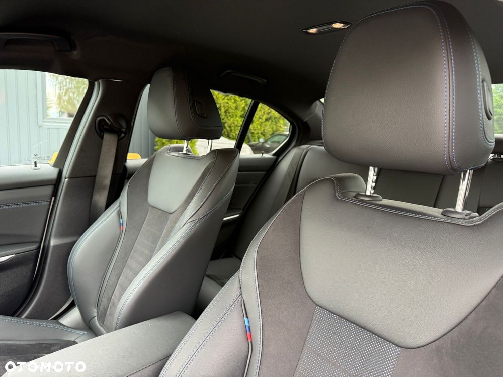 BMW Seria 3 318i M Sport - 25