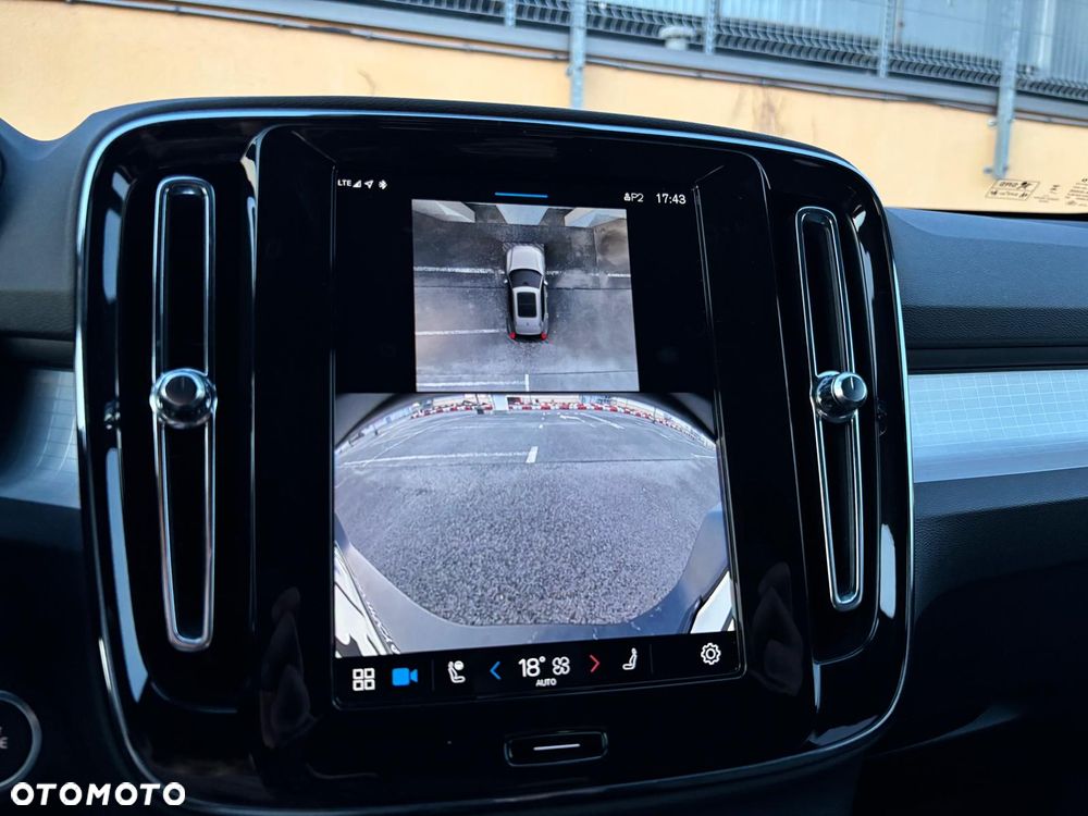 Volvo XC 40 B3 Plus Dark - 29