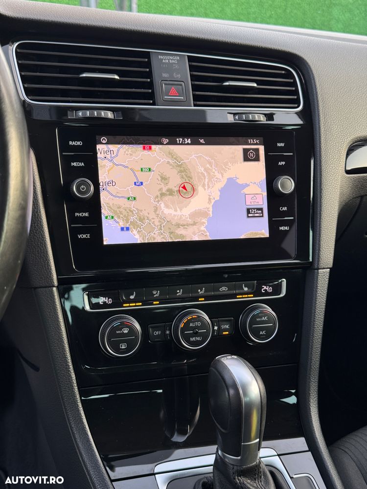 Volkswagen Golf 1.6 TDI DSG Sound - 25