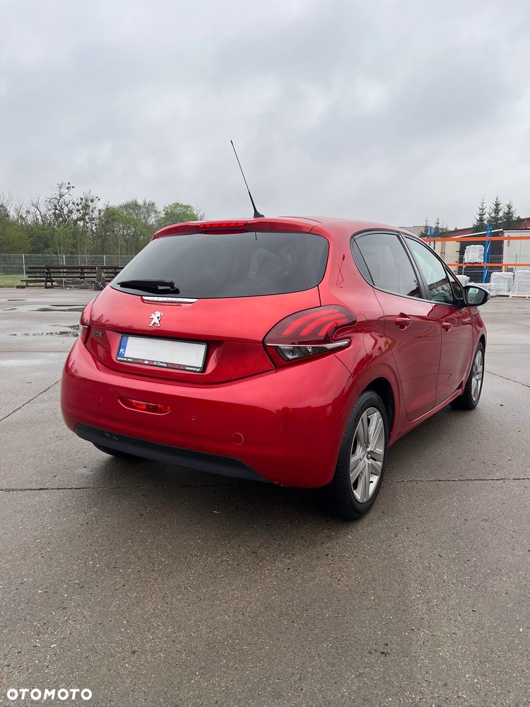 Peugeot 208 - 6