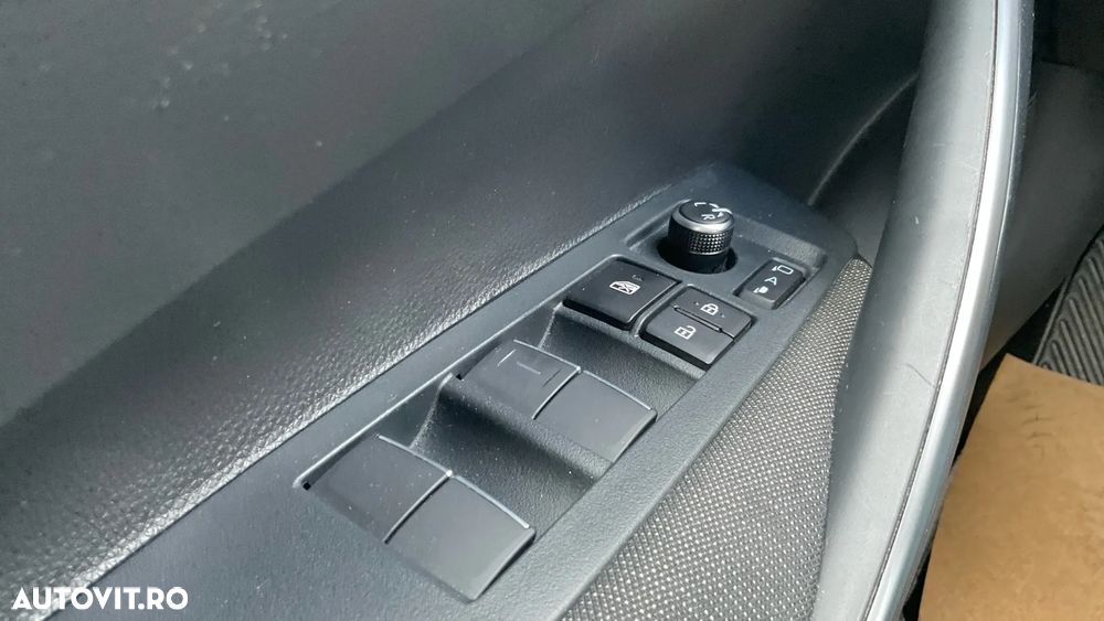 Toyota Corolla 1.8 HSD Dynamic - 31
