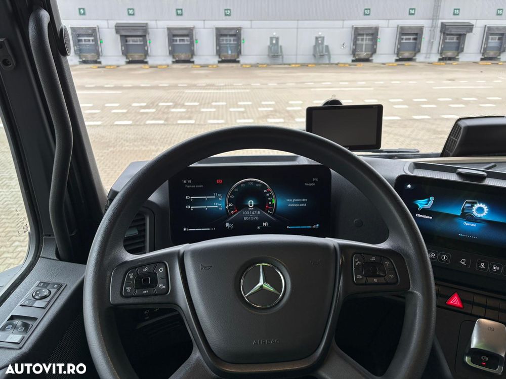 Mercedes-Benz ACTROS - 13