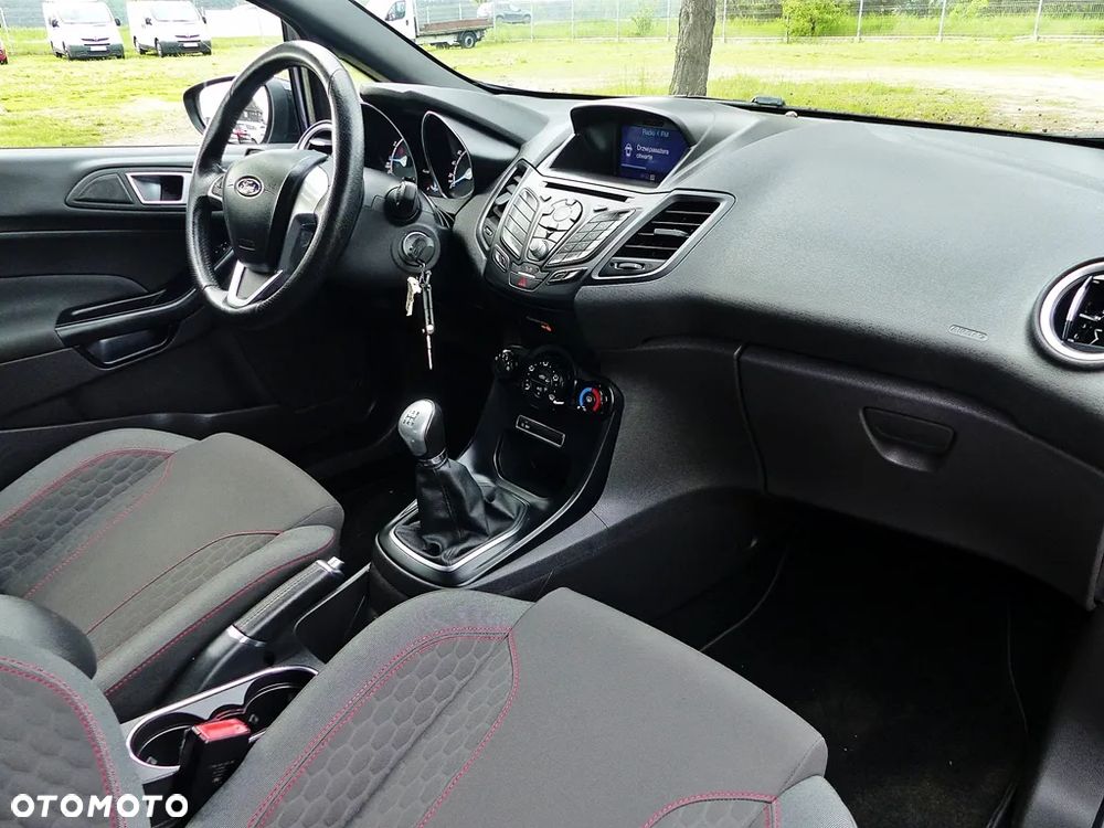 Ford Fiesta 1.0 EcoBoost STart-Stop ST-LINE - 25