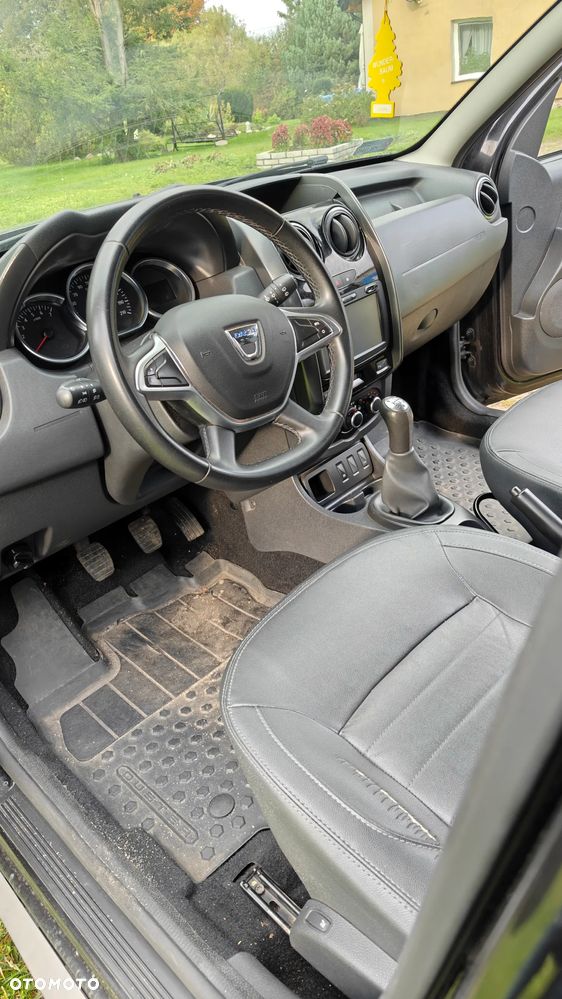 Dacia Duster 1.6 SCe Blackshadow S&S - 14