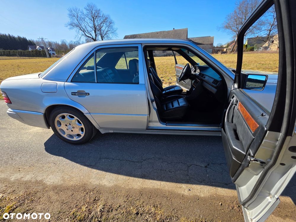 Mercedes-Benz W124 (1984-1993) - 22