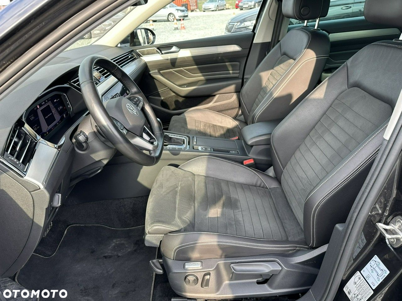 Volkswagen Passat 2.0 TDI EVO Elegance DSG - 12