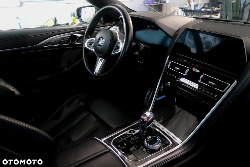 BMW Seria 8 - 7