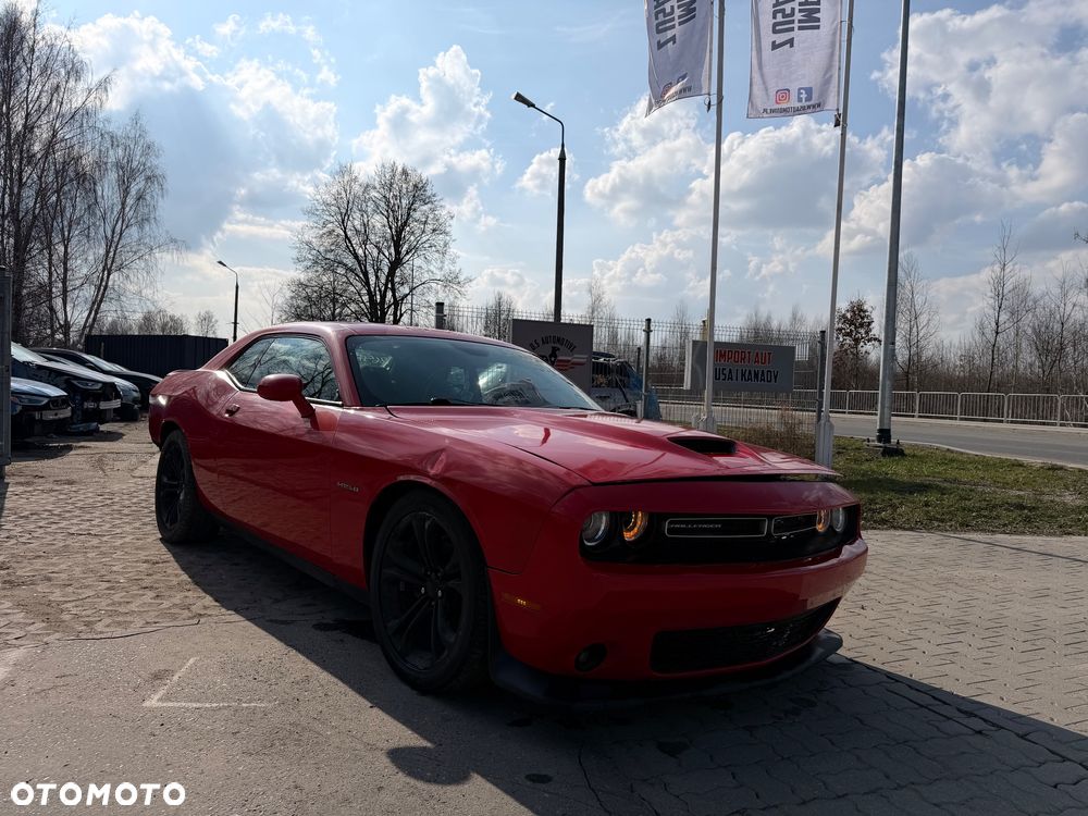 Dodge Challenger - 12