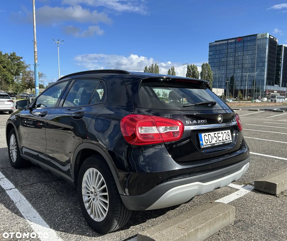 Mercedes-Benz GLA 200 7G-DCT Style - 7