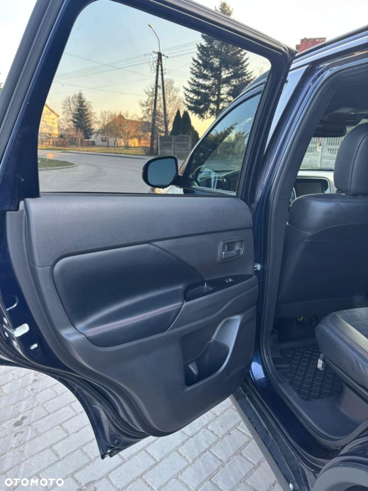 Mitsubishi Outlander - 6