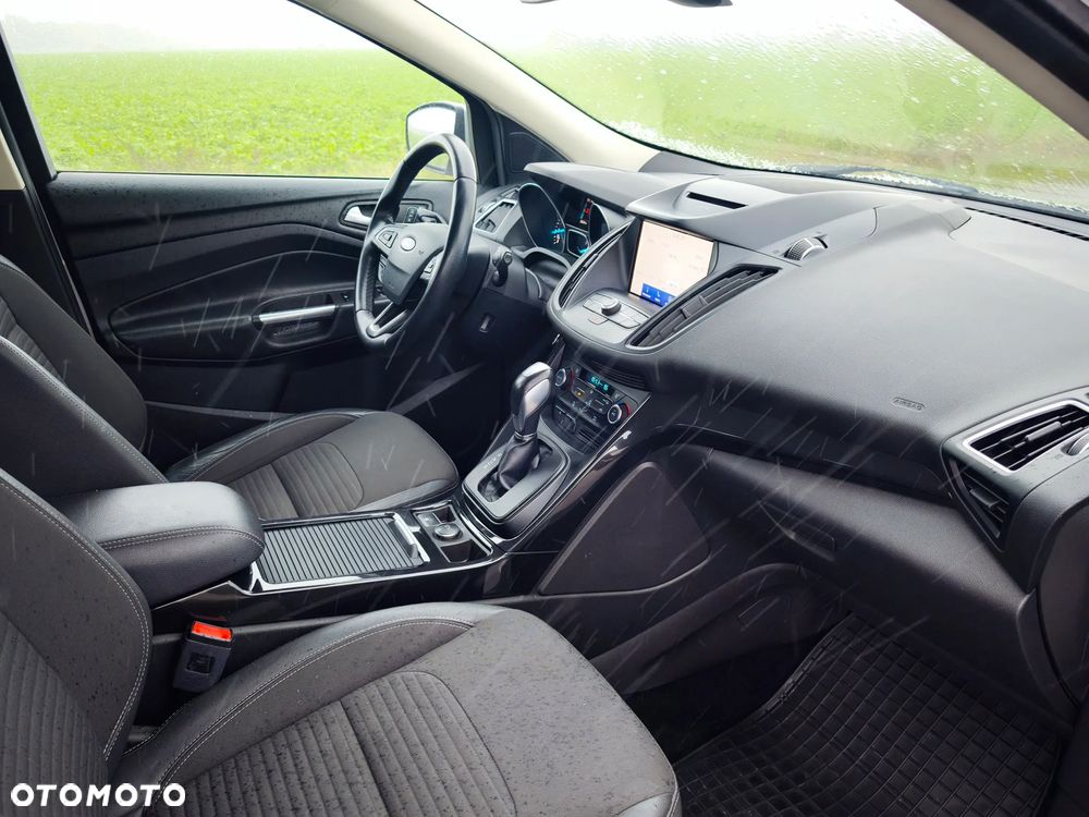 Ford Kuga 1.5 EcoBoost 2x4 Titanium - 9