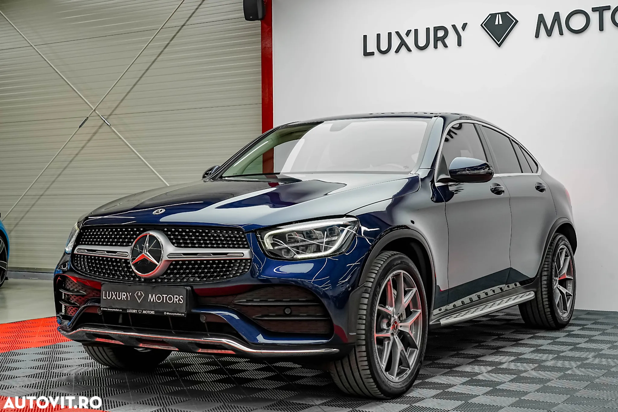 Mercedes-Benz GLC 200 4Matic 9G-TRONIC AMG Line - 9