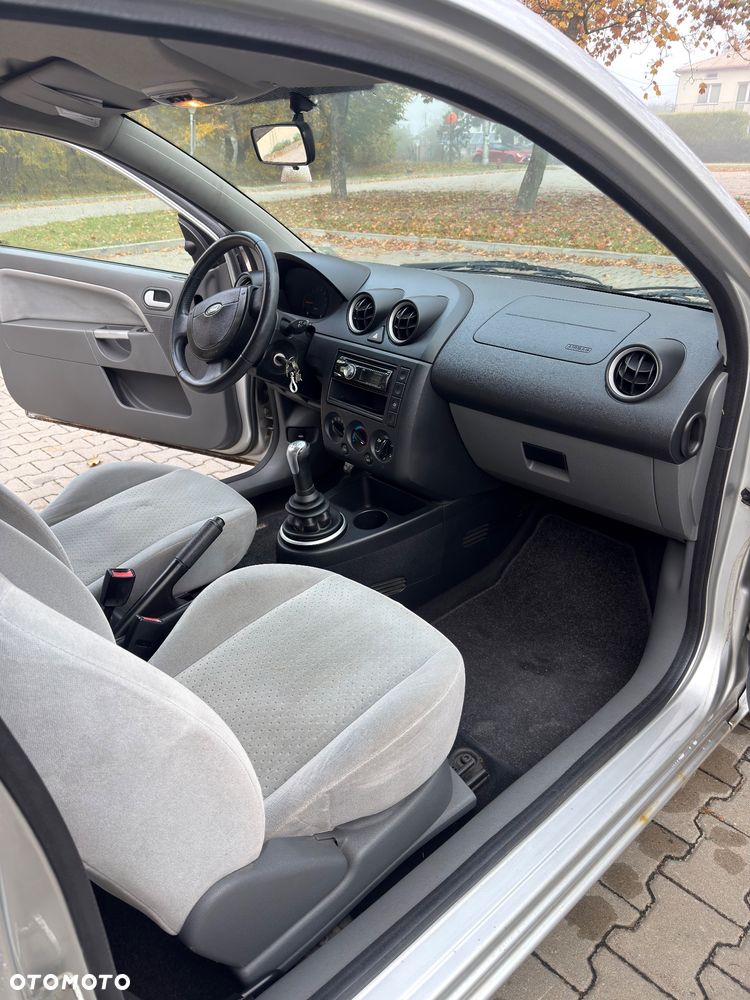 Ford Fiesta - 11